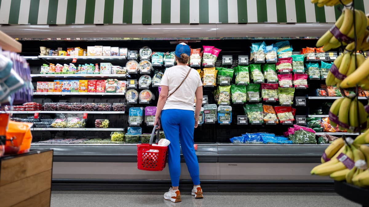 Target gains ground in keeping customers from fleeing to Walmart