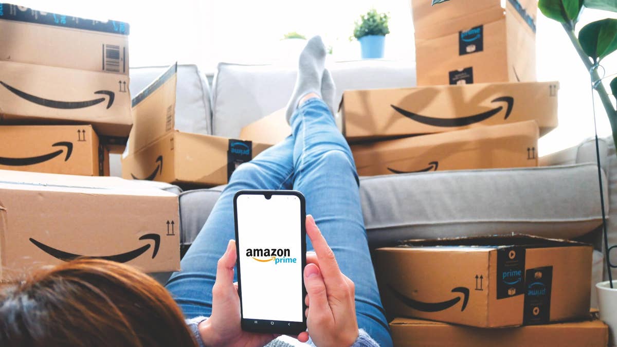 Walmart makes key move to compete with Amazon